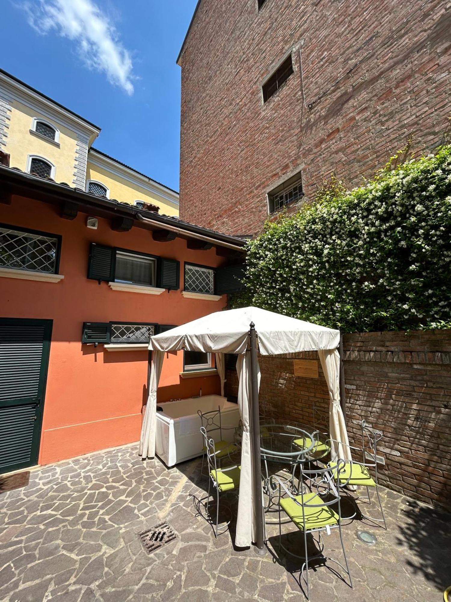 Isaia Garden -Private Garden Spa Bath Bolognarooms Eksteriør bilde
