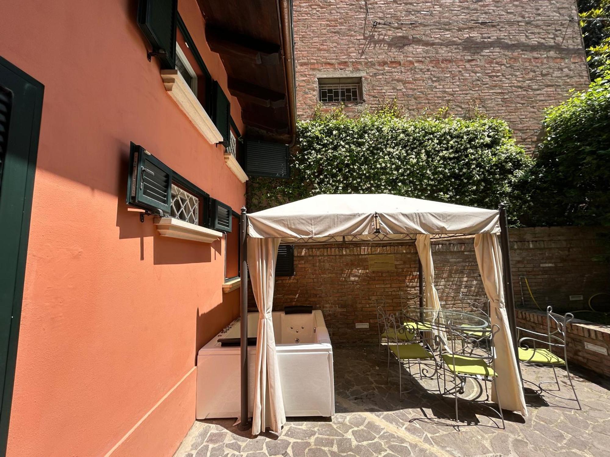 Isaia Garden -Private Garden Spa Bath Bolognarooms Eksteriør bilde