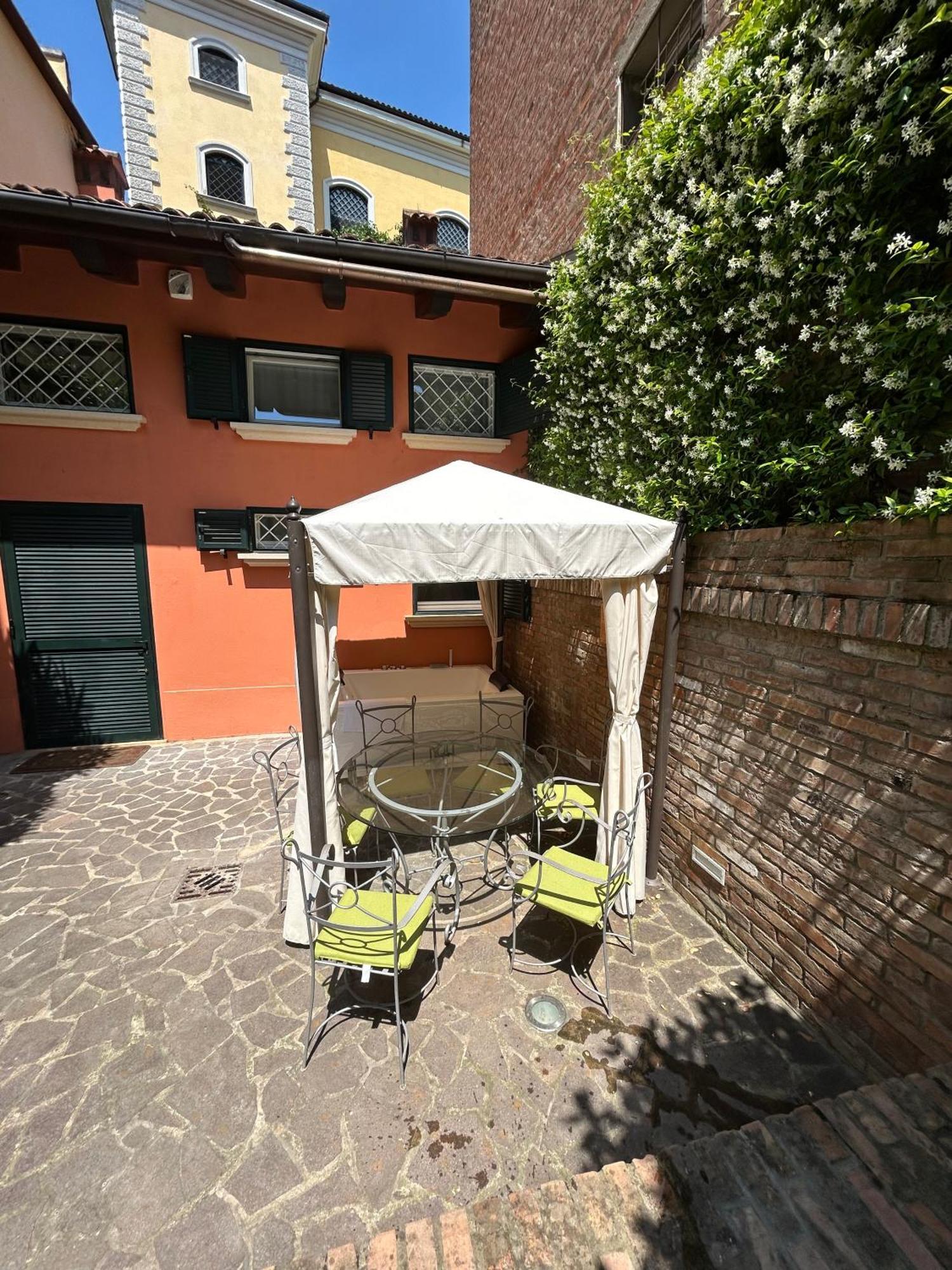 Isaia Garden -Private Garden Spa Bath Bolognarooms Eksteriør bilde