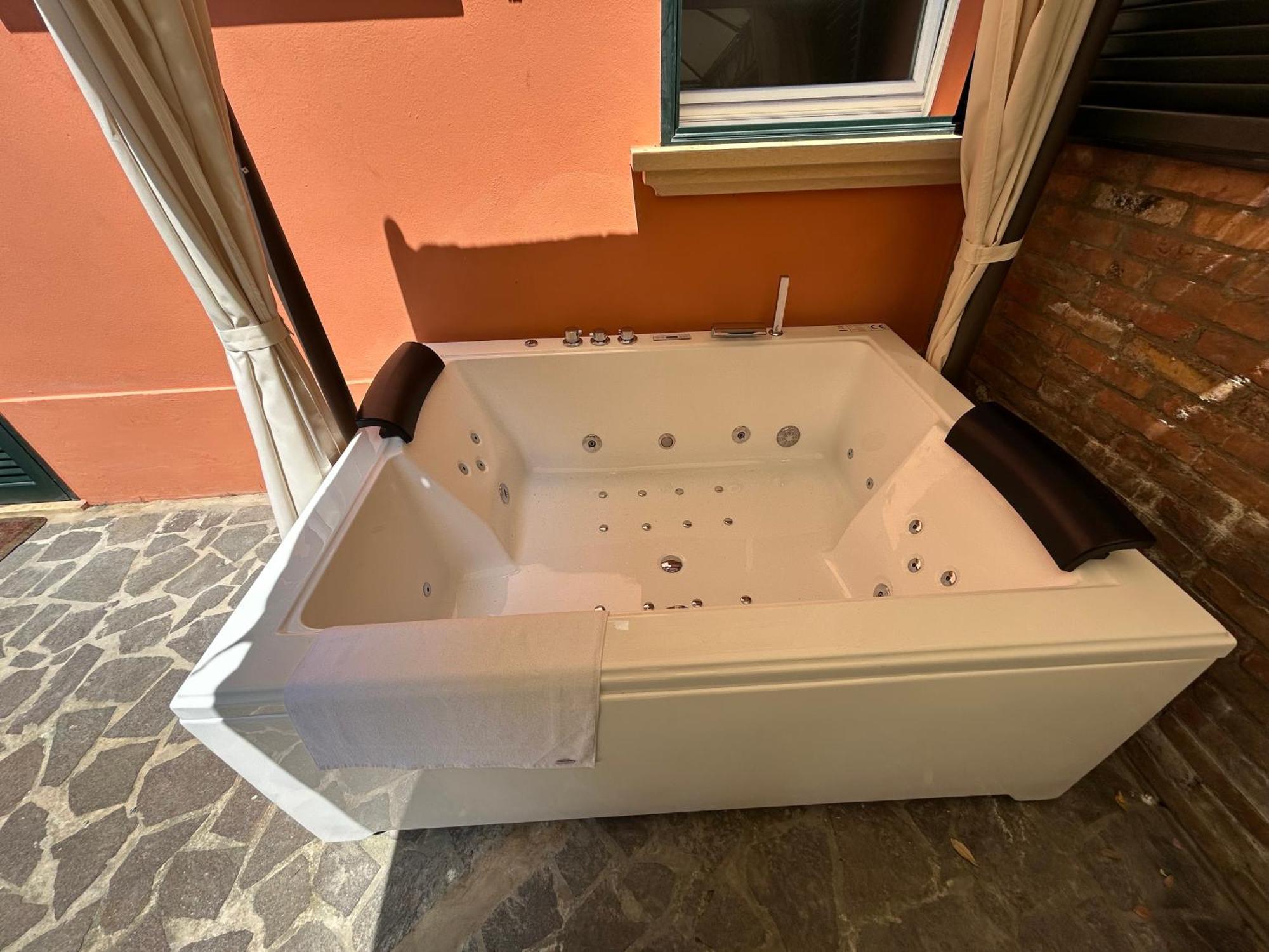 Isaia Garden -Private Garden Spa Bath Bolognarooms Eksteriør bilde